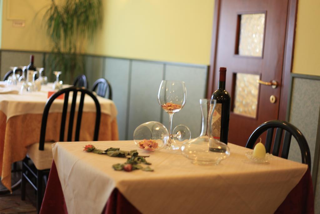 Albergo Il Cochino Montale  Exterior photo